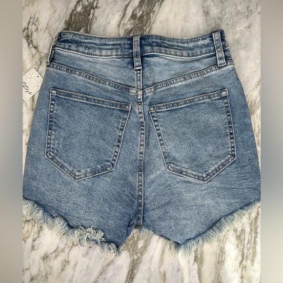 FREE PEOPLE CRVY Vintage High Rise Distressed Shorts Size 25 - Picture 7 of 8